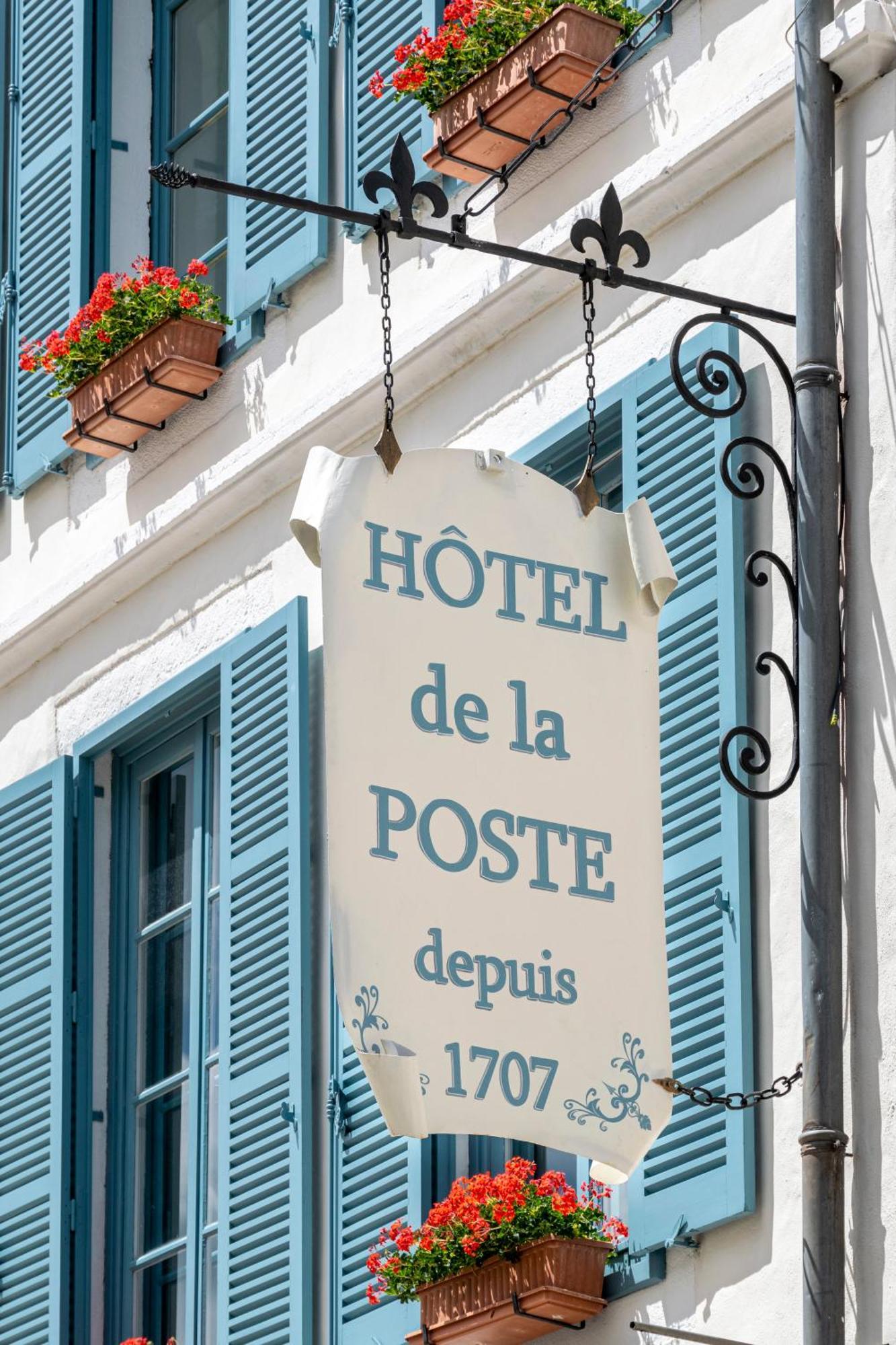 Hotel De La Poste Аваллон Экстерьер фото